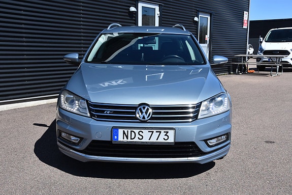 Volkswagen Passat 2 of 5