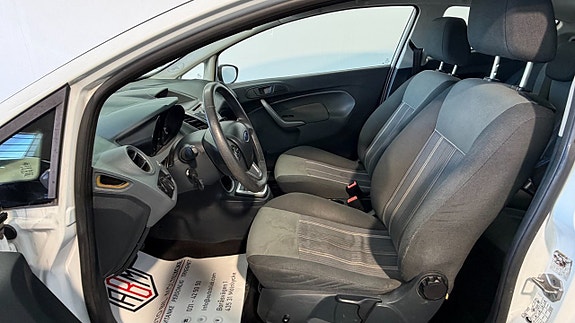 Ford Fiesta 4 of 5