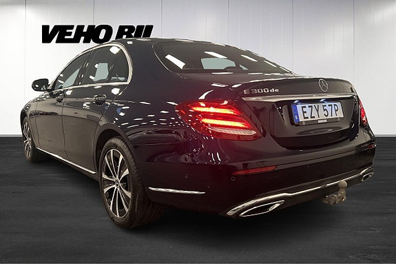 Mercedes-Benz E300 de 4 of 5