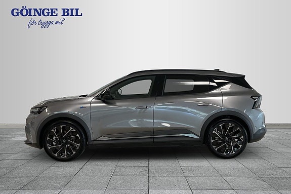 Renault Scenic E-Tech 3 of 16