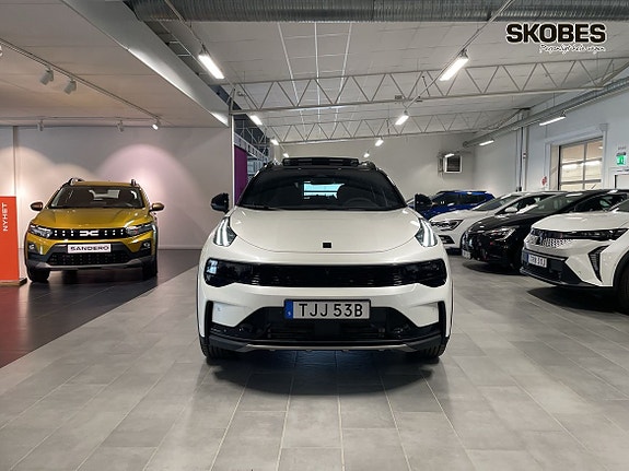 Lynk & Co 01 2 of 18