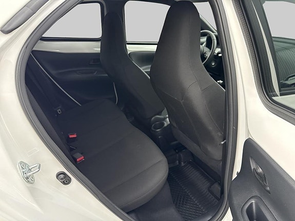 Toyota Aygo X 7 of 10