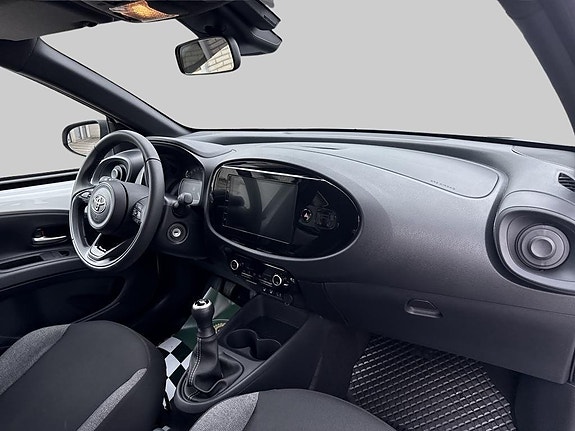 Toyota Aygo X 6 of 10