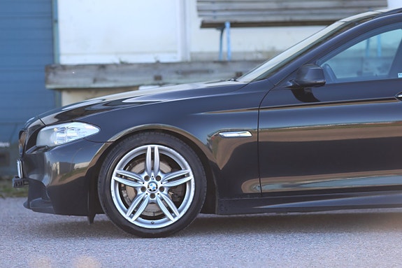 BMW 520d 2 of 5