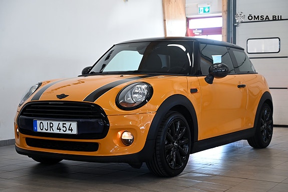 MINI Cooper 2 of 5