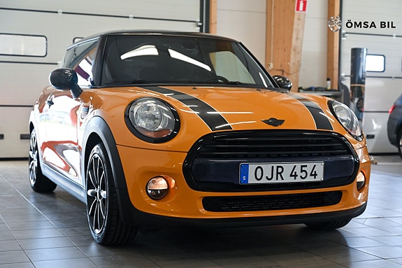 MINI Cooper 4 of 5