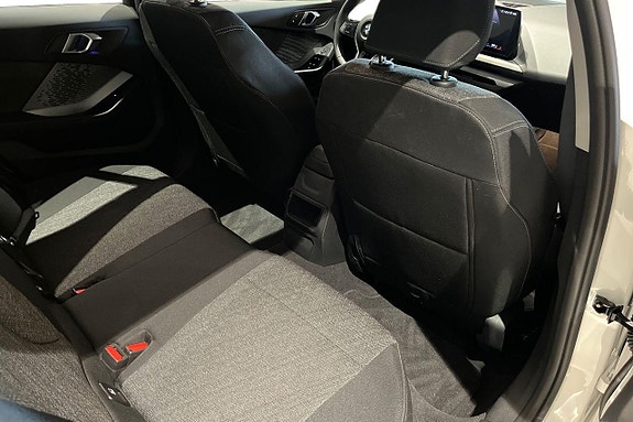 BMW 120 9 of 21