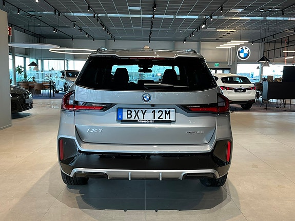 BMW iX1 5 of 5
