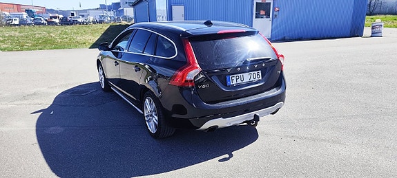 Volvo V60 3 of 5