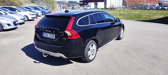 Volvo V60 4 of 5