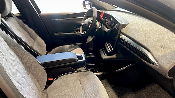 Renault Scenic E-Tech 9 of 9