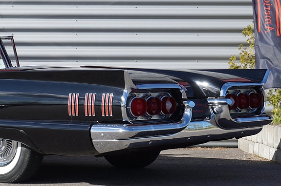 Ford Thunderbird 13 of 26