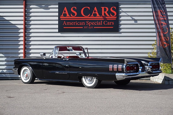 Ford Thunderbird 8 of 26