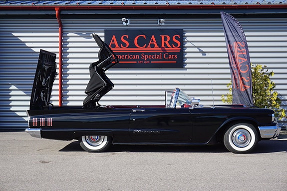 Ford Thunderbird 5 of 5