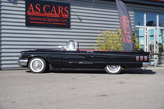 Ford Thunderbird 6 of 26