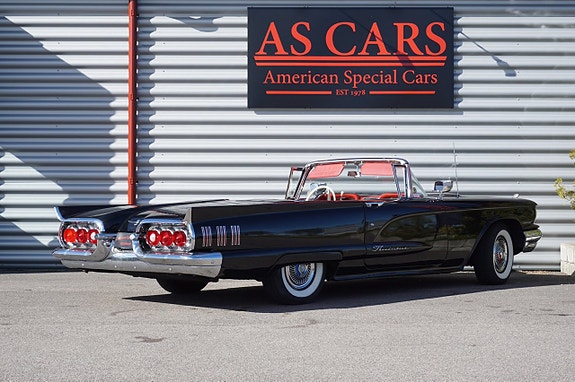 Ford Thunderbird 7 of 26