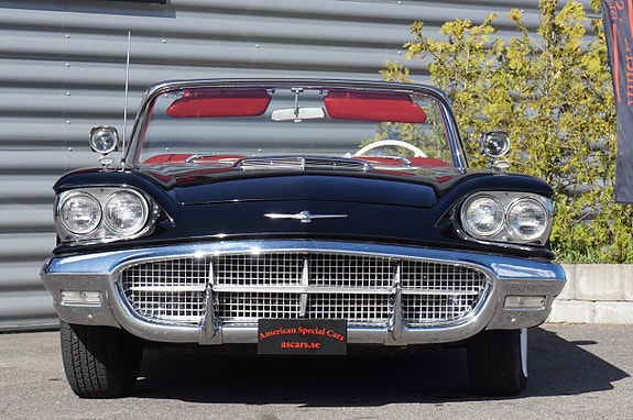 Ford Thunderbird 9 of 26
