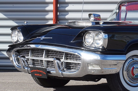 Ford Thunderbird 10 of 26