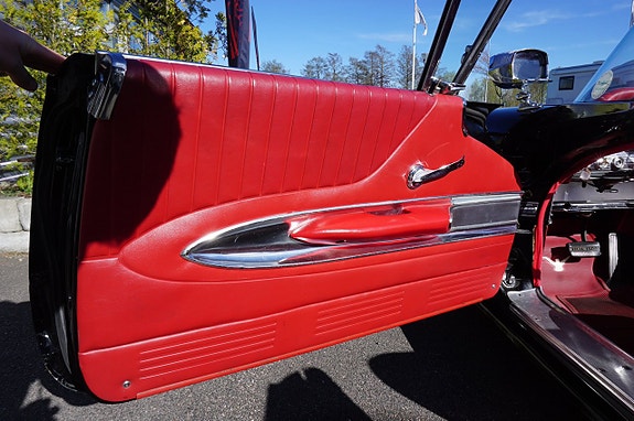 Ford Thunderbird 15 of 26
