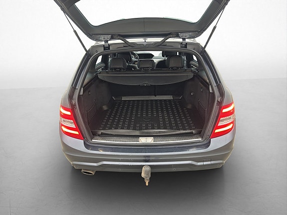 Mercedes-Benz C180 25 of 29