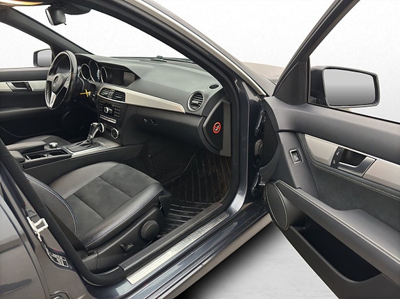 Mercedes-Benz C180 23 of 29