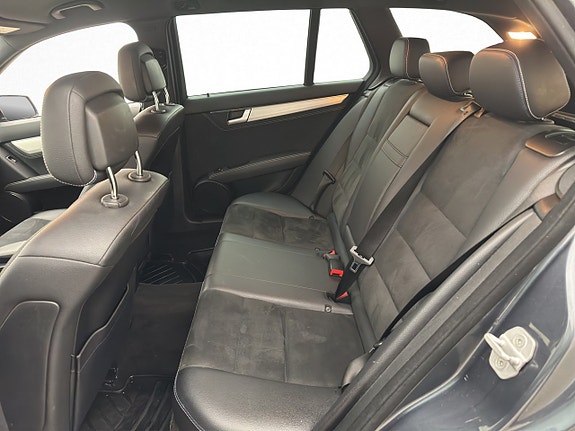 Mercedes-Benz C180 24 of 29