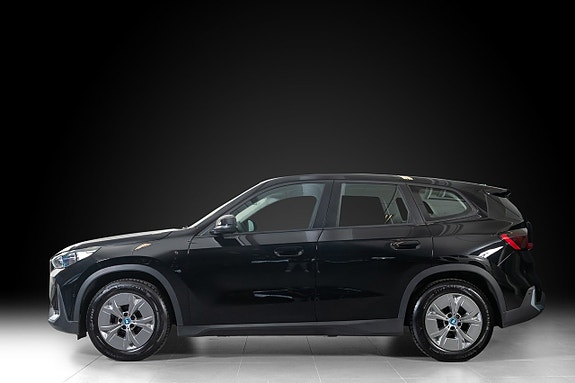 BMW X1 3 of 5