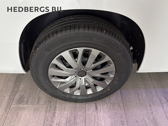 Peugeot e-Partner 12 of 12