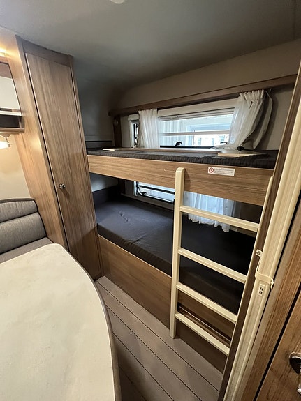 Knaus Scandinavian Selection 750 UFK Barnkammare 13 of 20