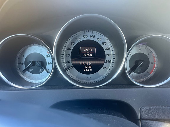 Mercedes-Benz CLA180 d 4 of 5