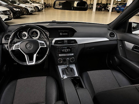 Mercedes-Benz CLA180 d 2 of 5