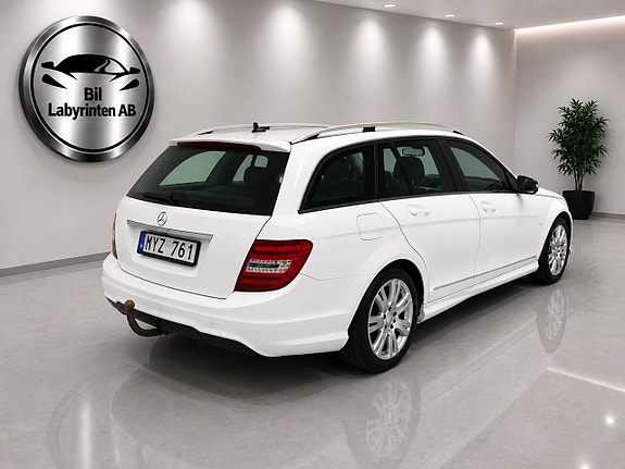 Mercedes-Benz CLA180 d 3 of 5