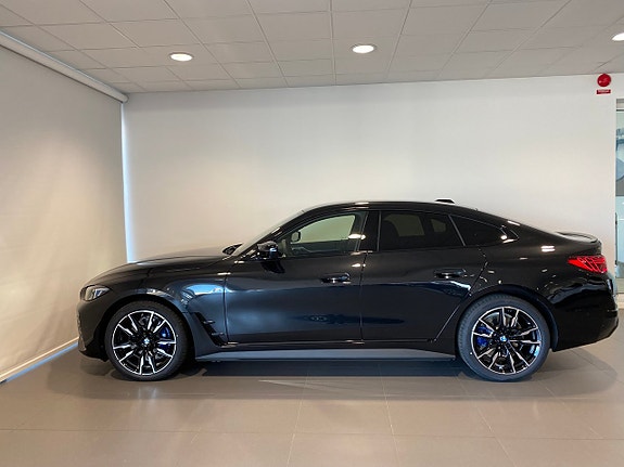 BMW i4 2 of 5