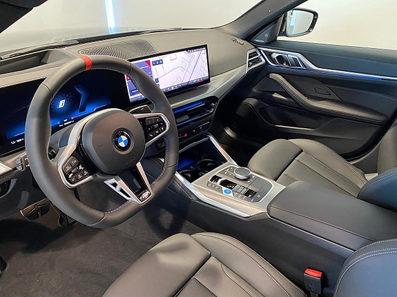 BMW i4 4 of 5