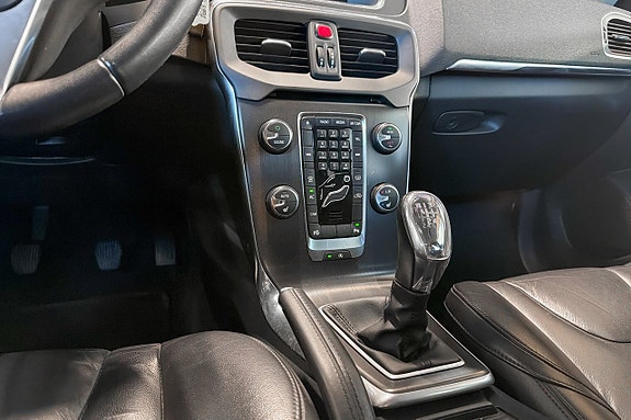 Volvo V40 11 of 17