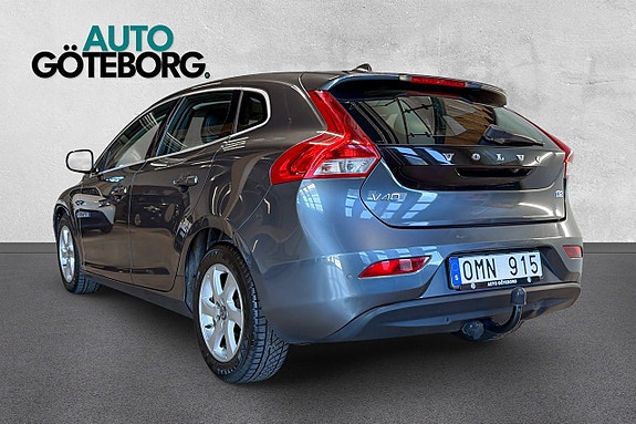 Volvo V40 4 of 17