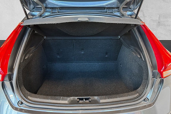 Volvo V40 17 of 17