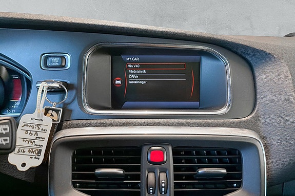 Volvo V40 14 of 17