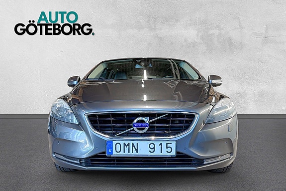 Volvo V40 8 of 17