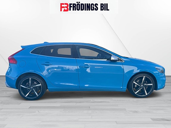 Volvo V40 5 of 5