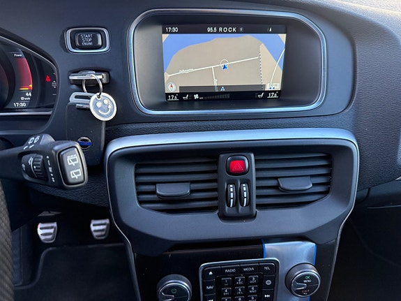 Volvo V40 16 of 23