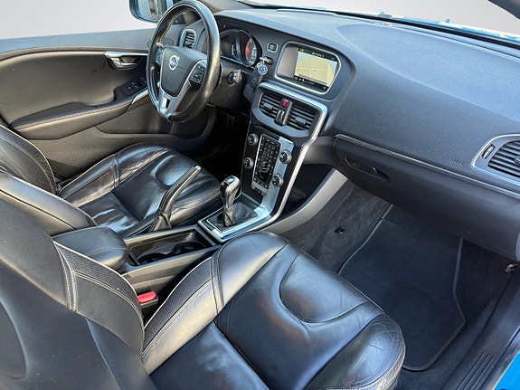 Volvo V40 13 of 23