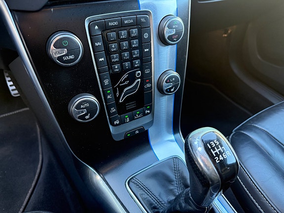 Volvo V40 17 of 23