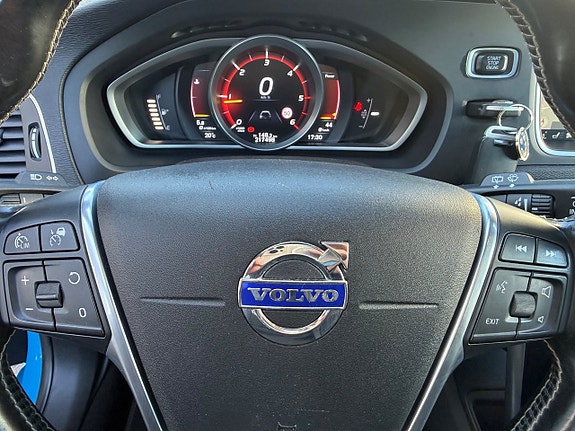 Volvo V40 15 of 23