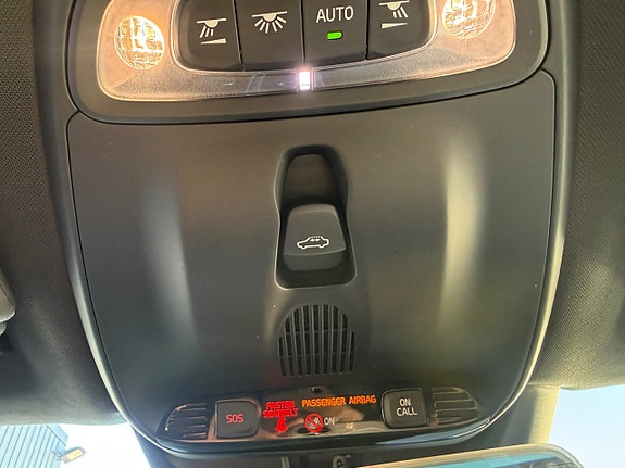 Volvo V40 20 of 23