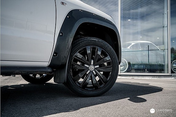 Volkswagen Amarok 11 of 17
