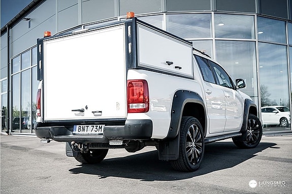 Volkswagen Amarok 2 of 5