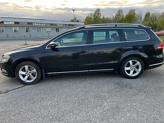 Volkswagen Passat 2 of 5