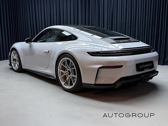 Porsche 911 GT3 3 of 5