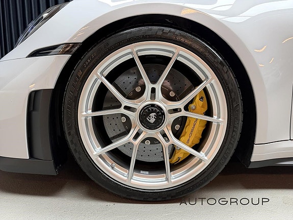 Porsche 911 GT3 4 of 11